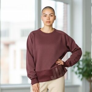 Nike Dri Fit Womens XS Burgundy Textured Crew Neck Sweatshirt Just Do It